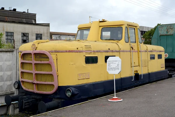 St. Petersburg, Rusland - 23 juli 2015: De Oostenrijkse locomotief elektriciteitscentrale Tge-016 kost bij het platform — Stockfoto