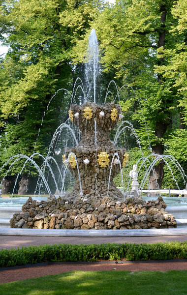 ST. PETERSBURG, RUSSIA - JULY 09, 2014: The Crown fountain in the Summer garden