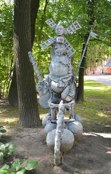 St. petersburg, russland - 16. juli 2014: moderne skulptur im izmaylovsky garten — Stockfoto