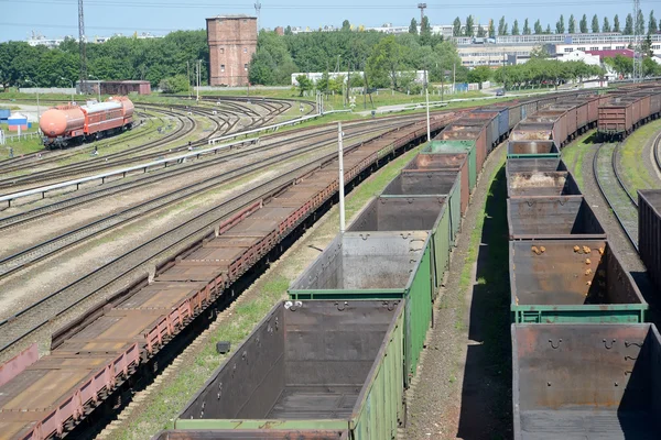 Kaliningrad, Rusland - 23 juni 2016: Een type op een spoorwegstation Kaliningrad-sorteren in zomerdag — Stockfoto