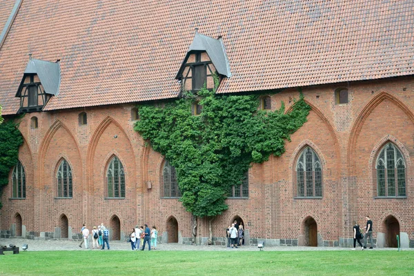 Malbork Πολωνια Αυγουστου 2018 Θραύσμα Από Τούβλο Στο Έδαφος Του — Φωτογραφία Αρχείου