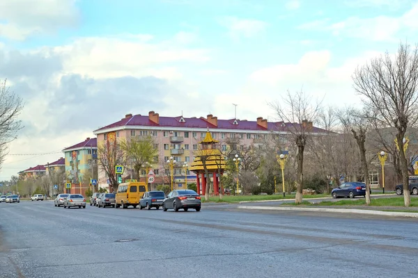 Elista Rússia Abril 2017 Vista Rua Dzhangara Tarde Primavera Calmúquia — Fotografia de Stock