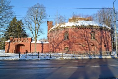 Güneşli bir kış gününde Astronomik kalenin küçültülmesi. Kaliningrad