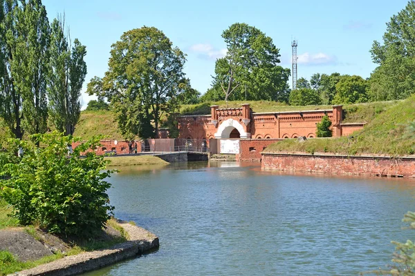 Uitzicht Burcht Pillau Een Gracht Met Water Baltiysk Regio Kaliningrad — Stockfoto