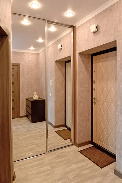 Fragment Hallway Interior Mirrored Wardrobe — Stock Photo, Image