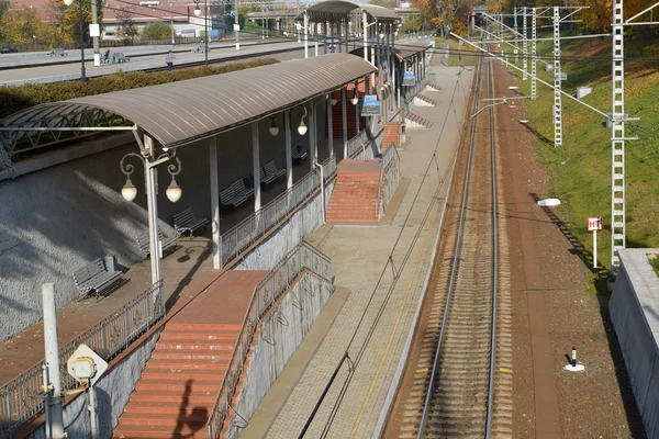 Вигляд знизу платформи від Північного вокзалу. Калінінград — стокове фото
