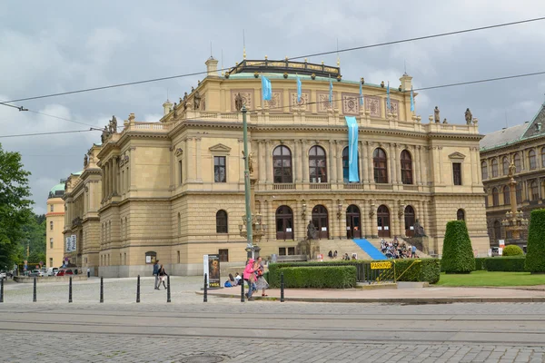 Musiktheater in Prag, der Tschechischen Republik — Stockfoto
