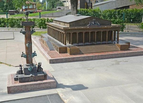 The model of the Rostral column and the Exchange building to St. — Stock Photo, Image