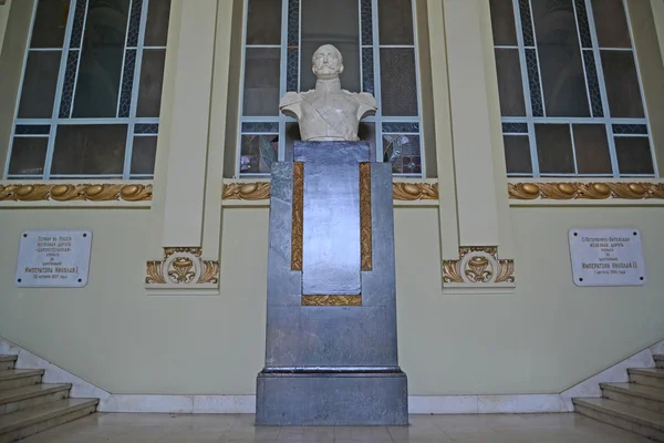 Busto do imperador Nikolay I edifício da estação de Vitebsk — Fotografia de Stock