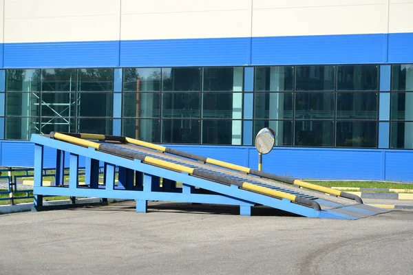 Platform for testing of the parking brake of the car in the terr — Stock Photo, Image