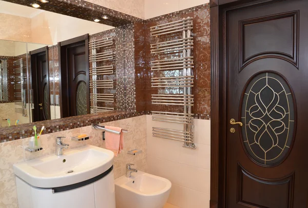 Bathroom interior fragment with a mirror niche — Stock Photo, Image