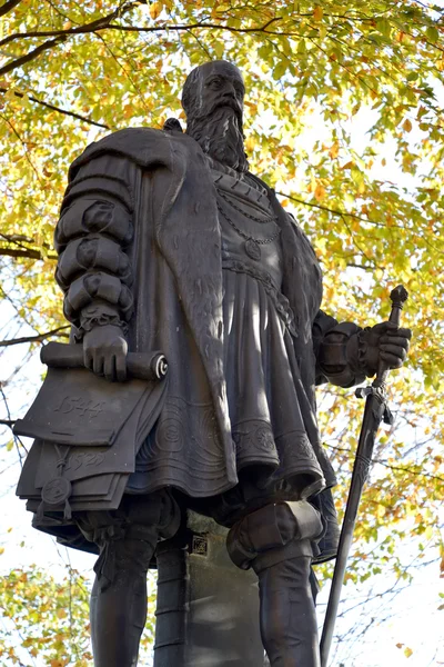 Anıt Duke Albrecht, Königsberg univers kurucusu