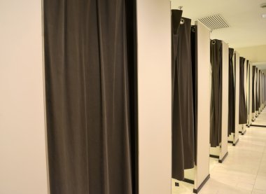 Booth uygun odalar giyim mağazası