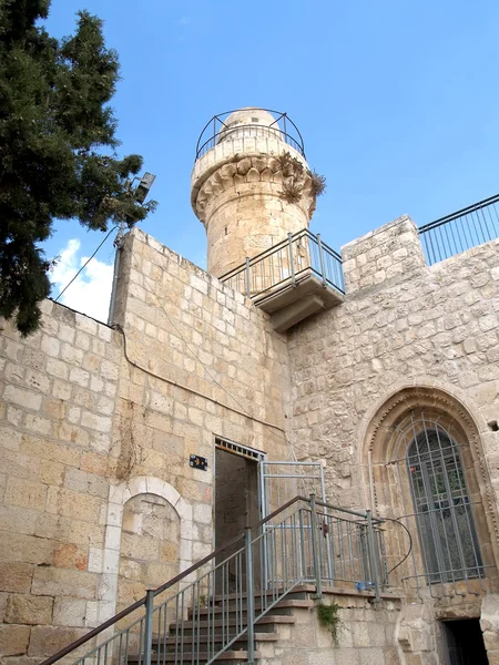 Zion Dağı 'nın eski kentinde bir kule ve sur. Bakire — Stok fotoğraf