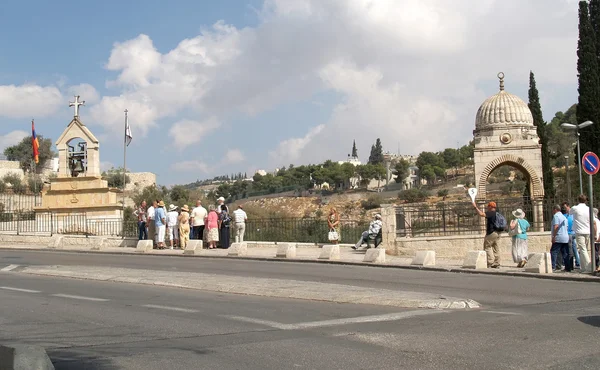 Wycieczka grupy na górze z oliwek. Jerozolima, Izrael — Zdjęcie stockowe
