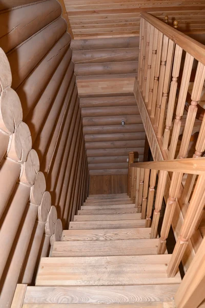 ログハウス、トップ ビューで木製のはしご — ストック写真
