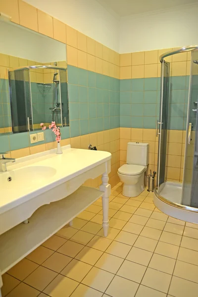 Bir otel odasında banyo iç — Stok fotoğraf