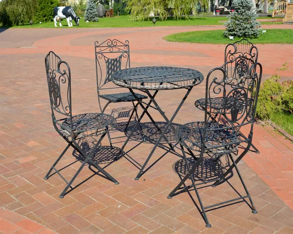 Garden shod furniture in the territory of the center of rest — Stock Photo, Image
