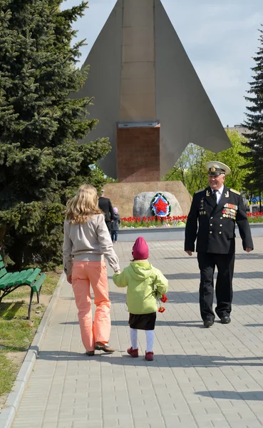 KALININGRAD, RUSSIA - MAY 09, 2015: A meeting with the veteran o — Stock Photo, Image