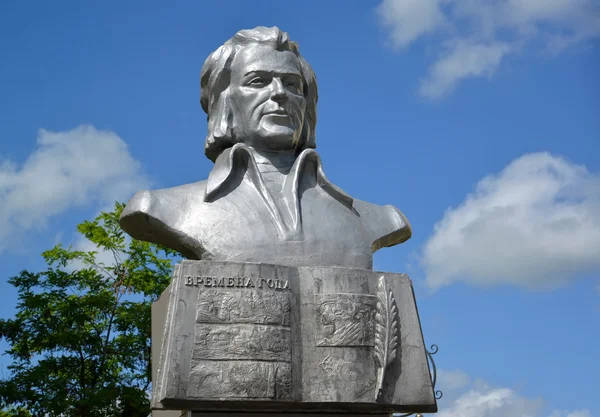 GUSEV, RUSSIA - JUNE 04, 2015: Bust of the Lithuanian poet Krist — Stock Fotó