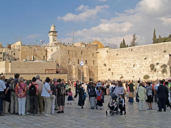 Jerusalem, İsrail - 09 Ekim 2012: hacılar ve turistler t — Stok fotoğraf