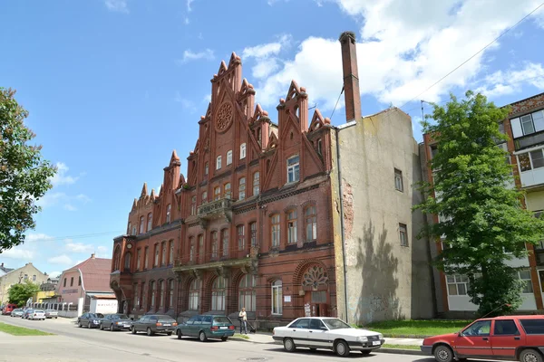 Gusev, Ryssland - 04 juni 2015: Byggnaden av den tidigare National banken (1910-1911) — Stockfoto