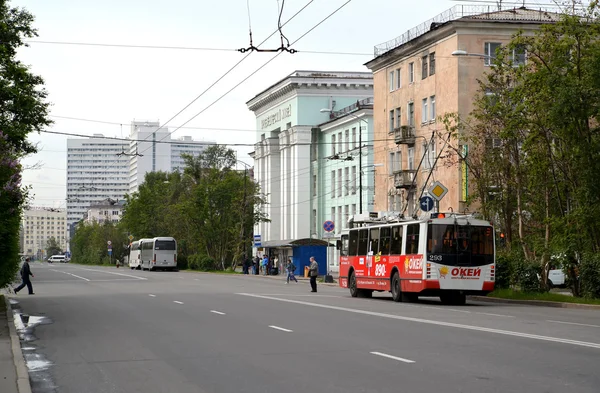 Murmansk, russland - 19. juli 2015: blick auf lenin avenue — Stockfoto