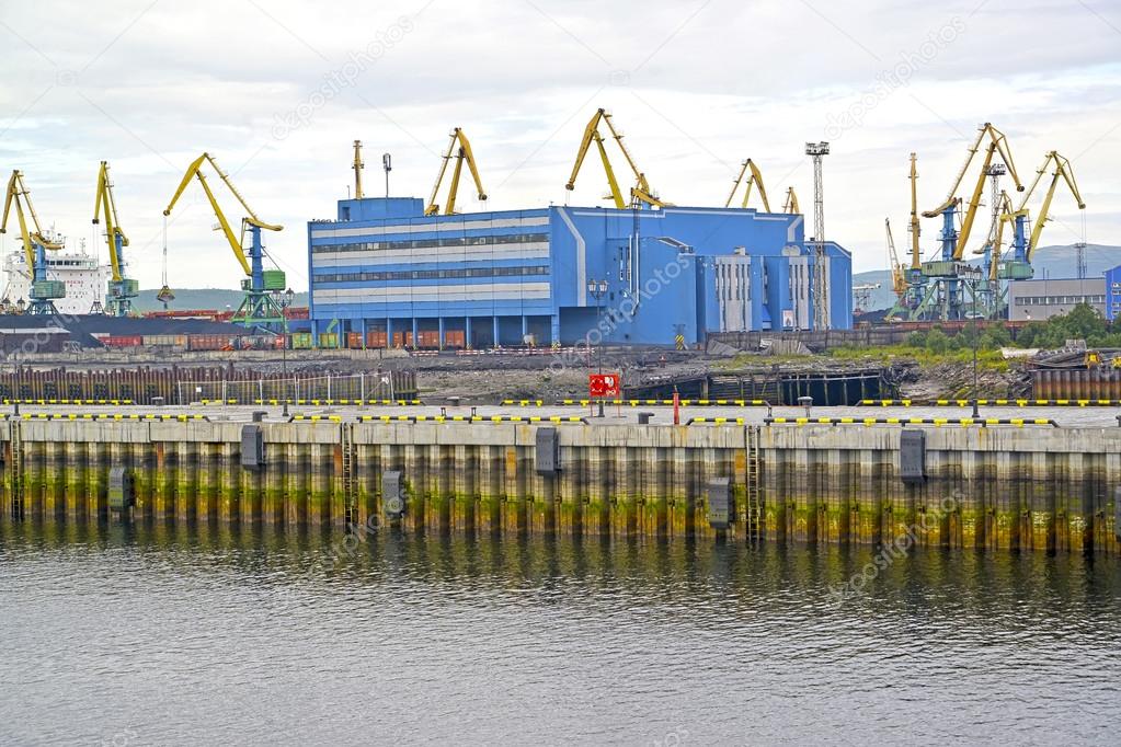 MURMANSK, RUSSIA. Cargo structures with coal stan