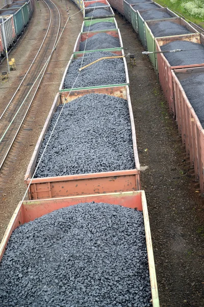 Transporte de carbón en vehículos utilitarios —  Fotos de Stock