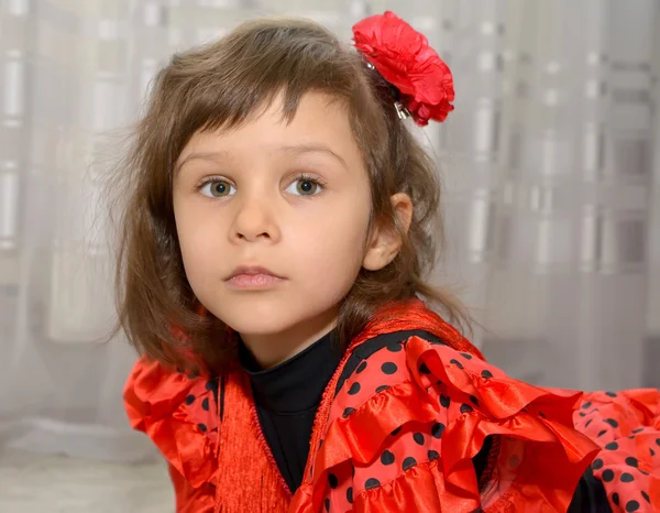 Retrato da menina no terno espanhol — Fotografia de Stock