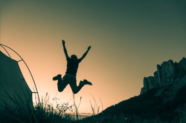 dağlarda yürüyüş