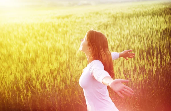 Woman outdoors — Stock Photo, Image