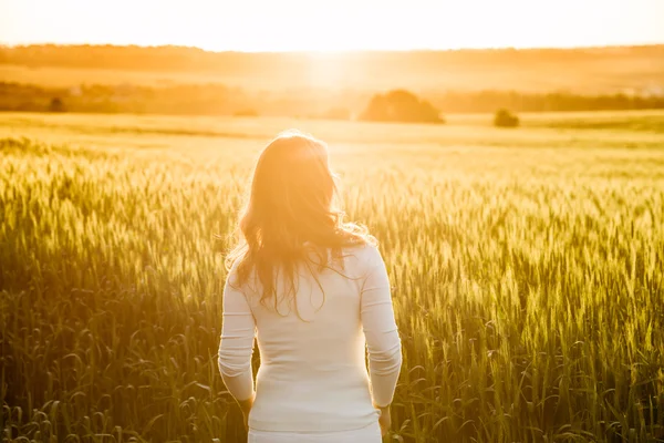 Girl outdoors — Stock Photo, Image