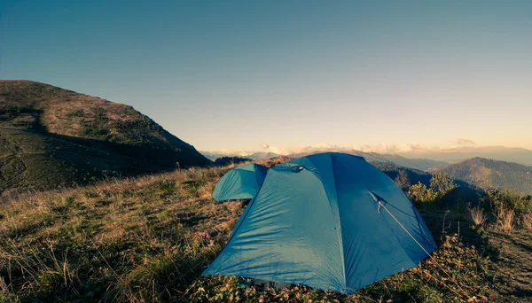 Campeggio in montagna — Foto Stock