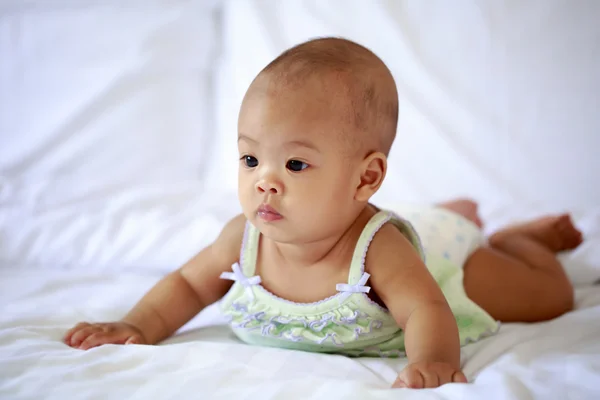 Asiático bebê menina — Fotografia de Stock