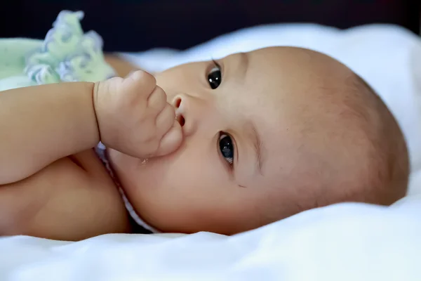 Asiático bebê menina — Fotografia de Stock