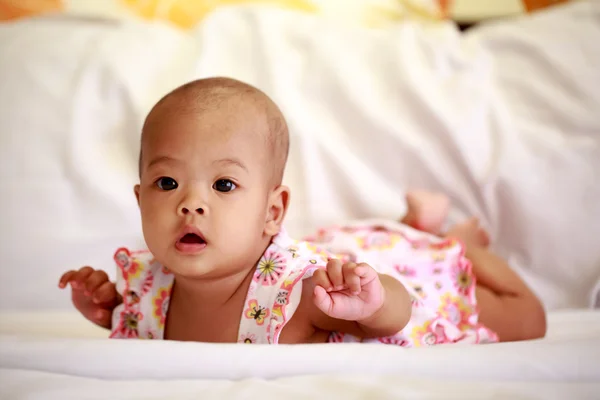 Asiático bebê menina — Fotografia de Stock