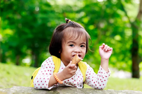 Asiático bebê menina — Fotografia de Stock