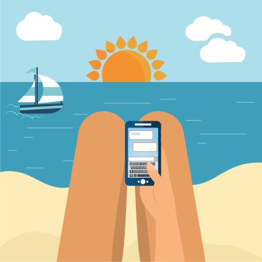 Kadın bir plaj ile smartphone
