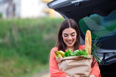 Açık Araba Bagajı 'ndan 