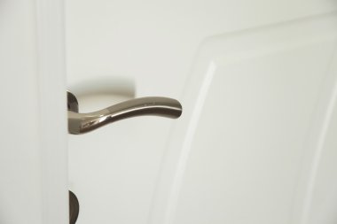 Kapı kolu ve kapı kilidi yakın çekim 