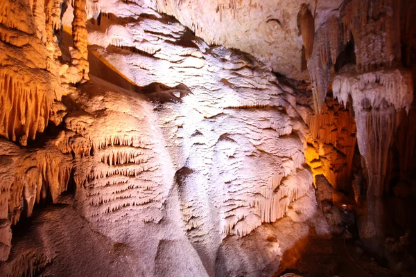 석회암과 동굴에 종유석 — 스톡 사진