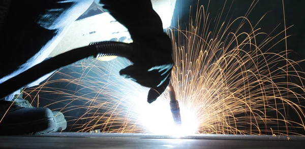 Welding and bright sparks — Stock Photo, Image