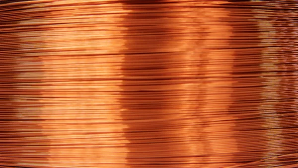 白い背景に分離された銅電線 — ストック写真