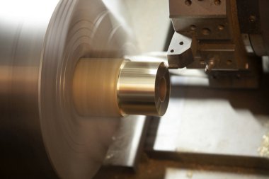 CNC Torna İşlemi. Metal endüstrisi. 
