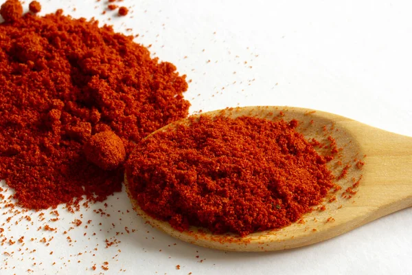 Paprika Por Fából Készült Kanálban — Stock Fotó