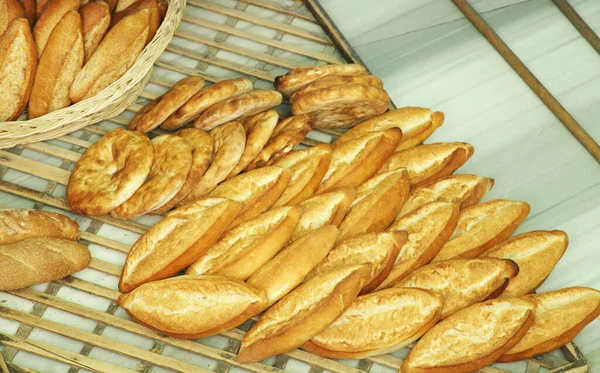 Čerstvé Chleby Pečené Troubě — Stock fotografie