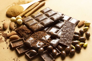 Çikolatalı süt. Stüdyo çekimi. Arkaplan, doku ..