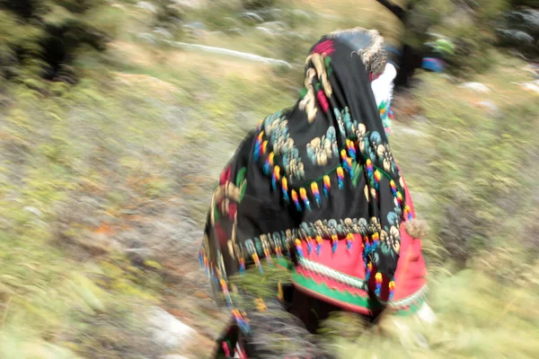 Anatolische Frau Traditioneller Kleidung Unscharfe Bewegung — Stockfoto