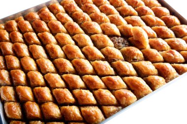 Geleneksel Türk baklavası tepside. Türk tatlısı.